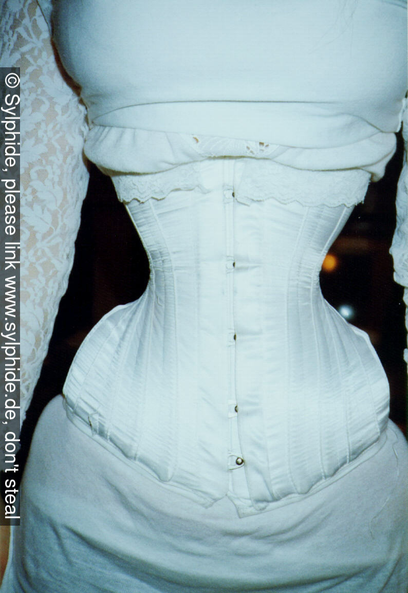 https://www.sylphide.de/en/gallery/img/altered-satin-corset-19-inch-vollers-tightlaced-wasp-waist-sylphide-figure-training-tight-lacing-laced.jpg