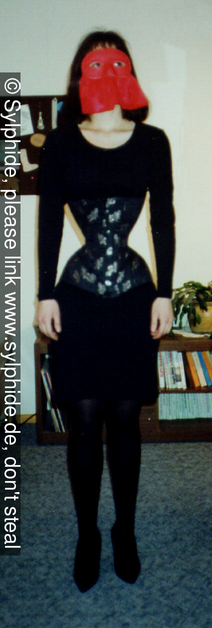 Leather corsets tight laced to 18 and 19 inches - Sylphide - Tight corsets,  figure training, waist reduction and tightlacing